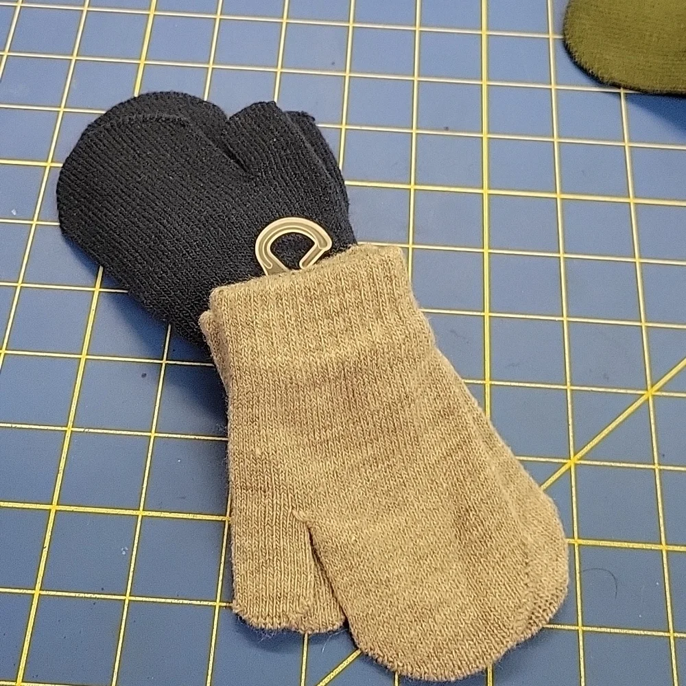 Set of 2 Mittens 5